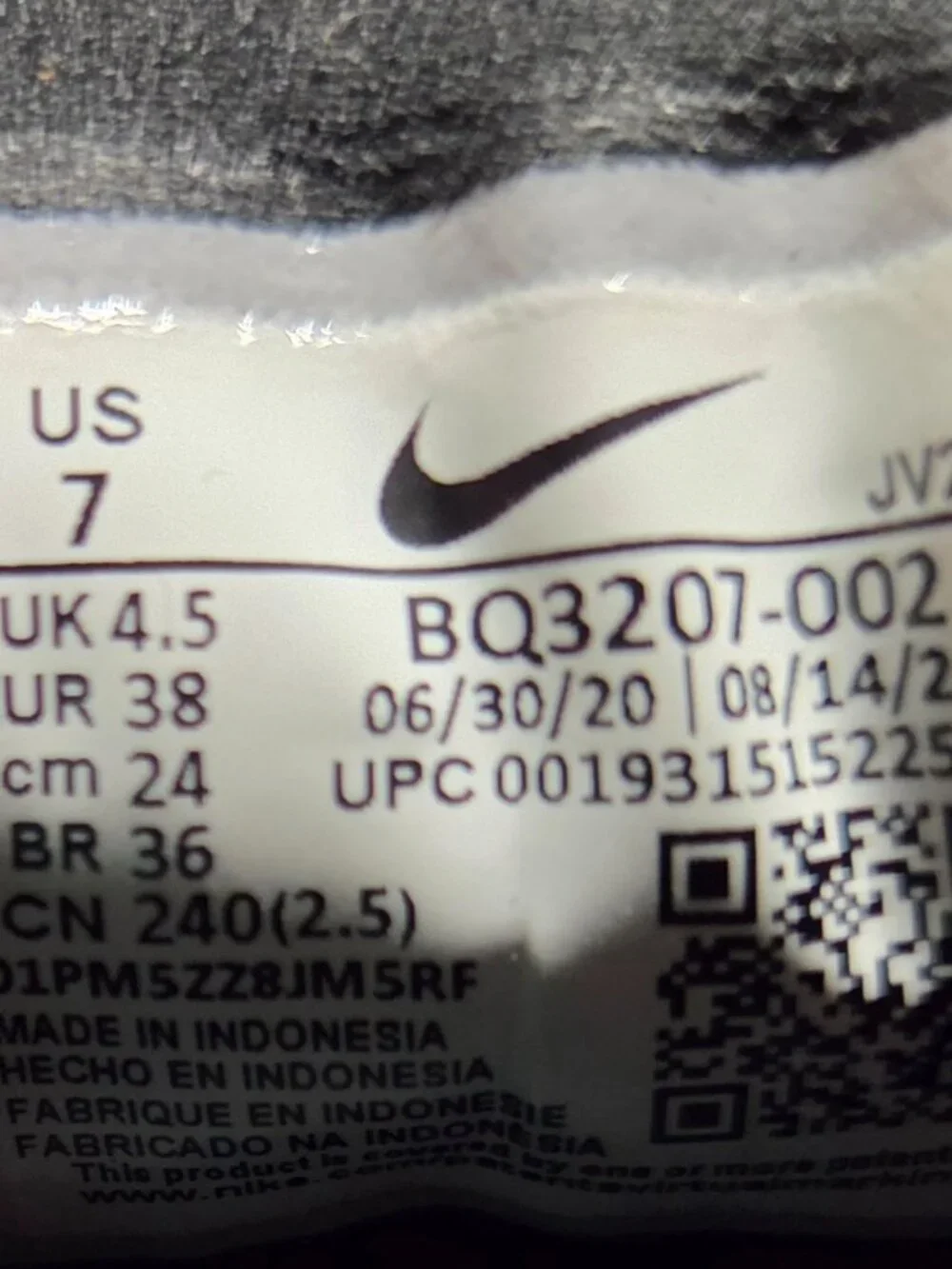 Women's Nike Size 7 Revolution